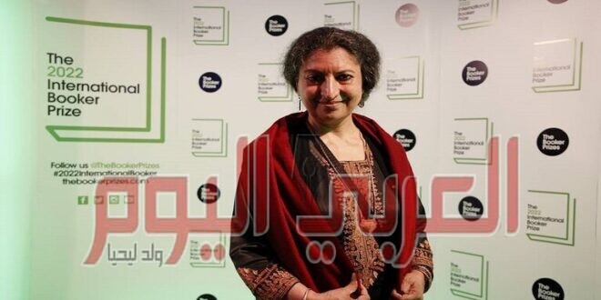 لأول مرة.. كاتبة هندية تفوز بجائزة “بوكر” الأدبية الدولية