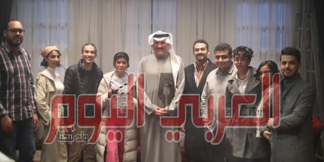 السفير السعودي يلتقي فريق عمل مسلسل “دفعة لندن” خلال تصويره بمصر