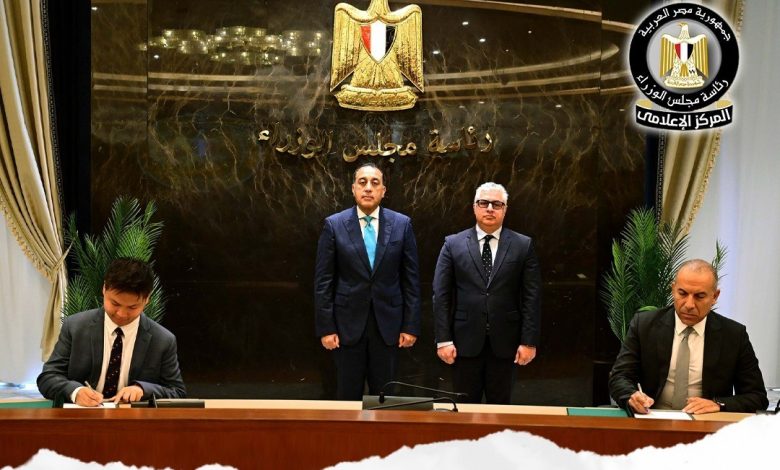 توقيع عقد إنشاء مجمع للصناعات الكيميائية الفوسفاتية.