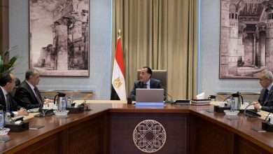 رئيس الوزراء يتابع مع وزير الدولة للإنتاج الحربي ملفات عمل الوزارة