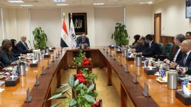 وزير الاتصالات يجتمع بأعضاء لجنة صناعة الاتصالات بالجهاز القومي لتنظيم الاتصالات