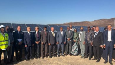 وزير الصناعة والنقل يفتتح محطة الطاقة الشمسية بجيبوتي