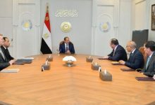 الرئيس السيسي خلال استقباله جون كريستمان الرئيس التنفيذي لشركة أباتشي