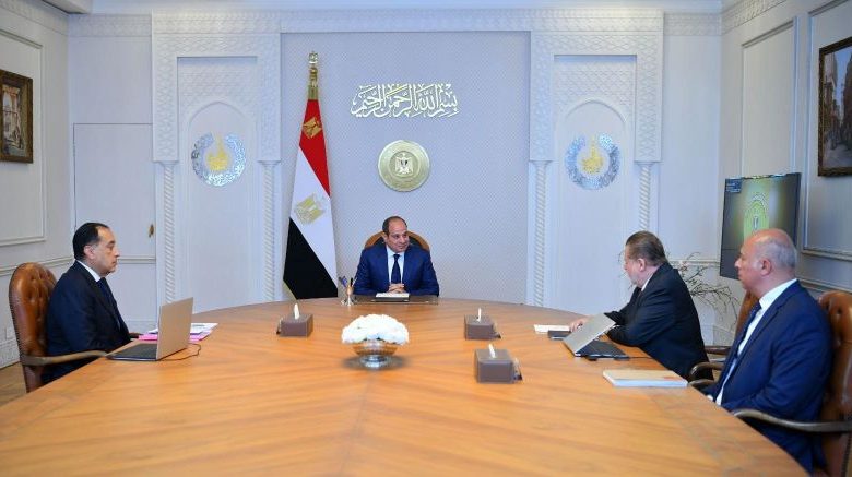 السيسي خلال اجتماعه مع الدكتور مصطفى مدبولي وحسن عبد الله