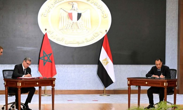رئيسا حكومة مصر والمغرب يشهدان توقيع عددٍ من الوثائق