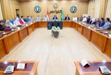 محافظ المنوفية يعقد اجتماعاً موسعا بمديري إدارات الصحة والطب البيطري والتموين لتطوير الأداء